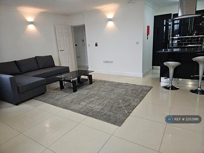2 Bedroom Flat To Rent In Commercial Street, London, E1