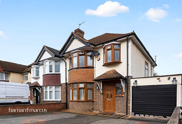 3 Bedroom Semi Detached House For Sale In Somerset Close, New Malden, KT3
