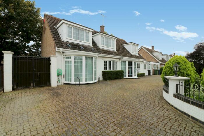 4 Bedroom Detached House For Sale In Washingley Road, Folksworth, PE7