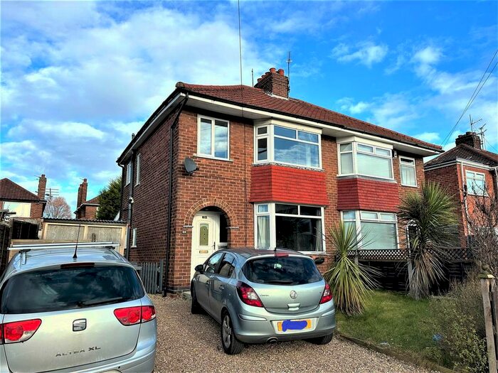 3 Bedroom Property To Rent In Brandsby Grove, York, YO31