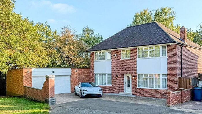 5 Bedroom Detached House For Sale In Vernon Drive, Stanmore, HA7