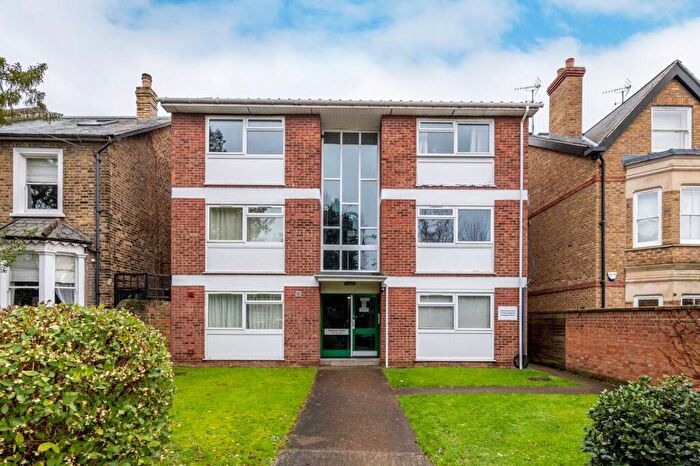 1 Bedroom Flat For Sale In Rosewood Court, North Kingston, Kingston Upon Thames, KT2