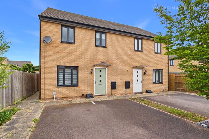 3 Bedroom Semi-Detached House For Sale In Wren Close, St. Ives, Cambridgeshire, PE27