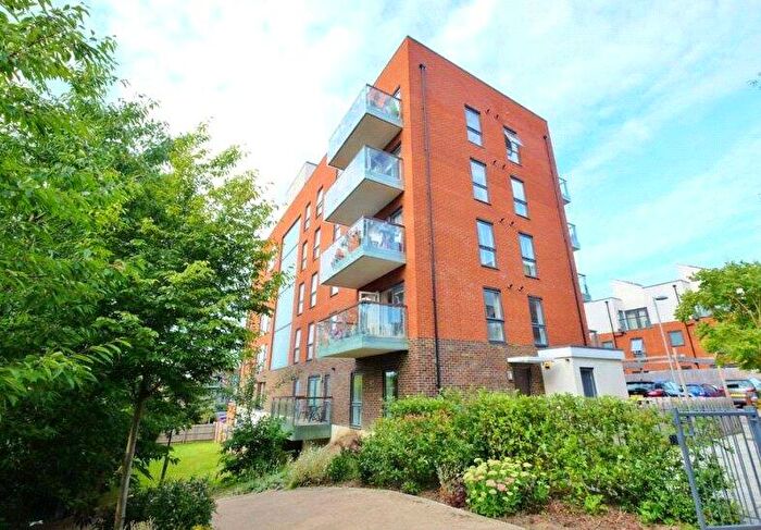 2 Bedroom Flat For Sale In Ridge Place, St Mary Cray, Kent, BR5