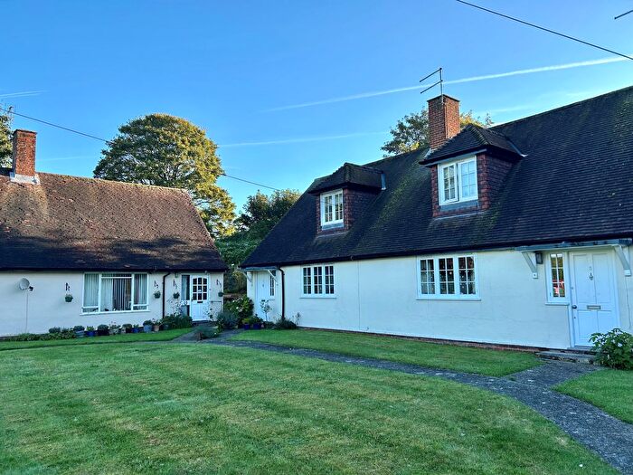 2 Bedroom End Of Terrace House To Rent In The Beeches, Winchester, SO21