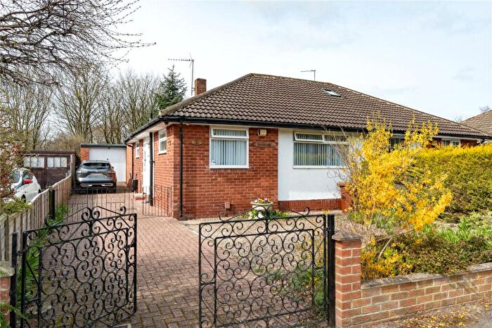 2 Bedroom Bungalow For Sale In Moseley Wood Croft, Cookridge, Leeds, LS16