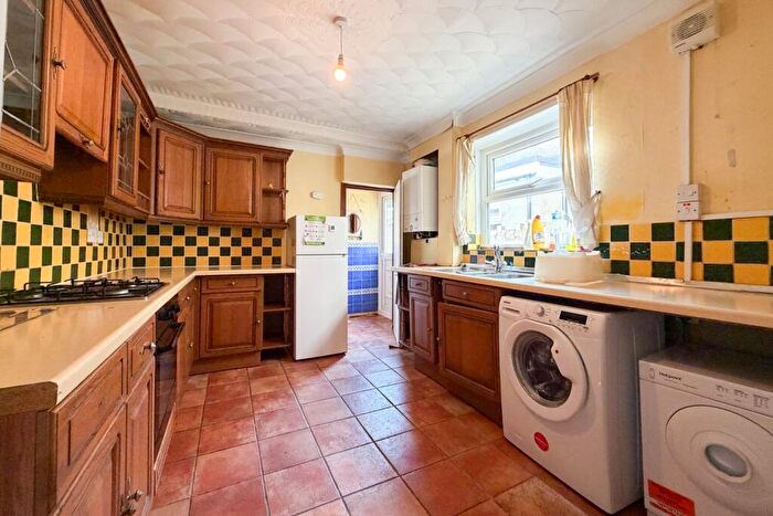 4 Bedroom Terraced House To Rent In Minny Street, Cathays, CF24