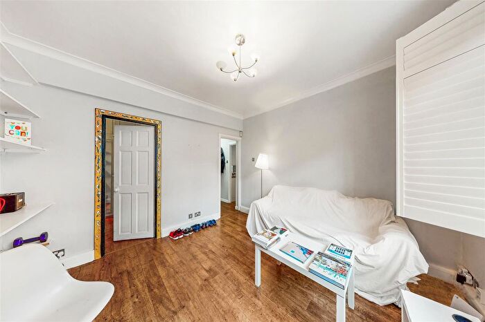 1 Bedroom Flat To Rent In Purbrook Estate, Tower Bridge, SE1