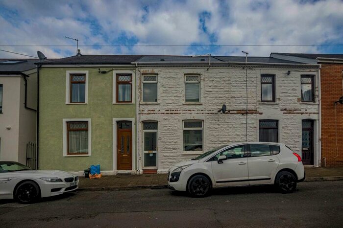 3 Bedroom Terraced House To Rent In Harriet Street, Penarth, CF64