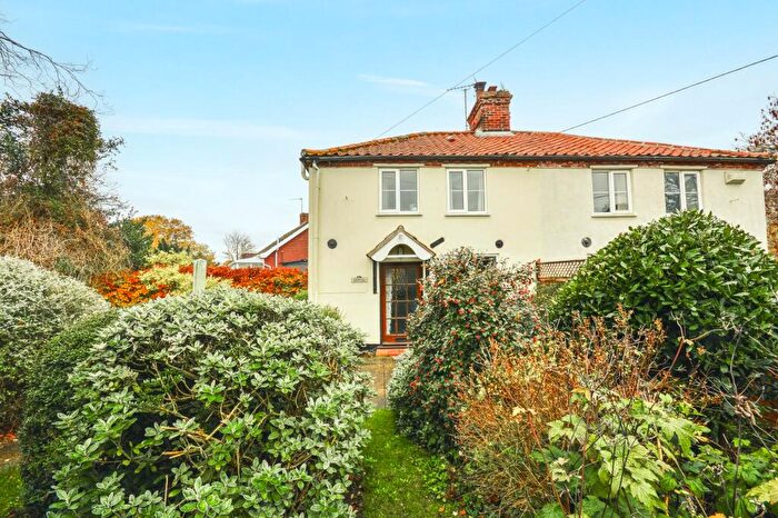 2 Bedroom Semi-Detached House To Rent In Hindringham, NR21