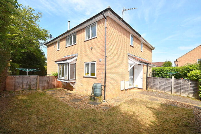2 Bedroom Cluster House For Sale In Alder Close, Eaton Ford, PE19