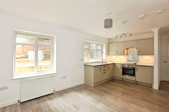 1 Bedroom Flat For Sale In Rousdown Road, Torquay, Devon, TQ2