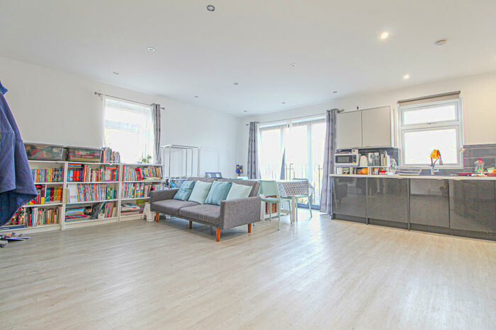 2 Bedroom Apartment To Rent In Chequers Court, Sutton, SM1