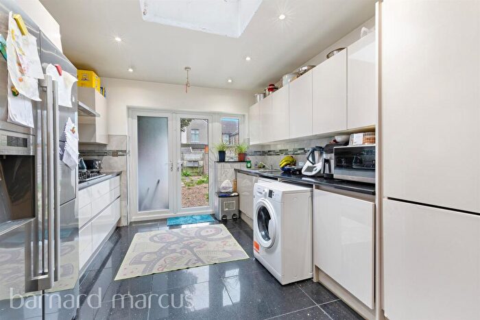 3 Bedroom Terraced House For Sale In Whitehall Road, Thornton Heath, CR7