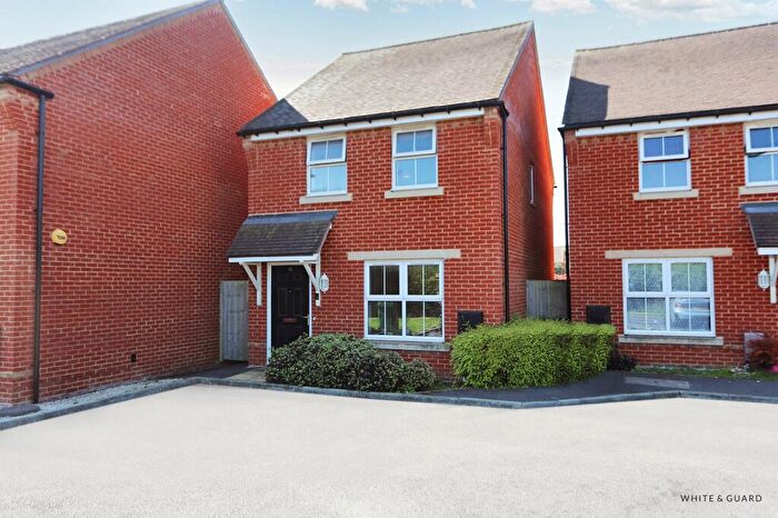 2 Bedroom Detached House For Sale In Hamble Rise, Swanmore, SO32