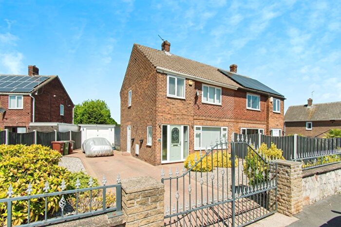3 Bedroom Semi-Detached House For Sale In Cleveland Avenue, Knottingley, WF11