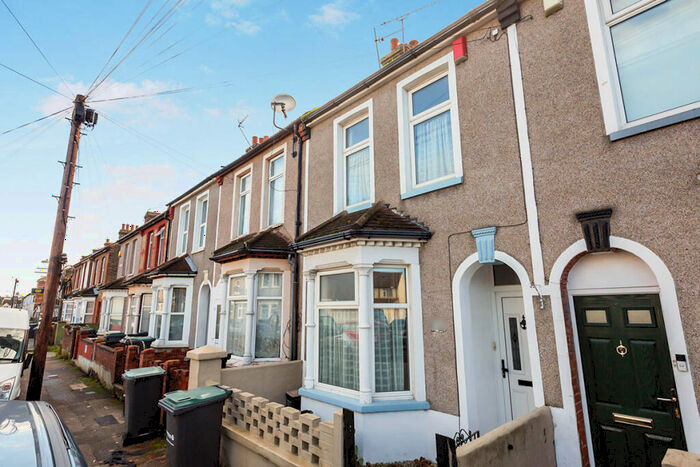 2 Bedroom Terraced House To Rent In Havelock Road, Gravesend, Kent, DA11