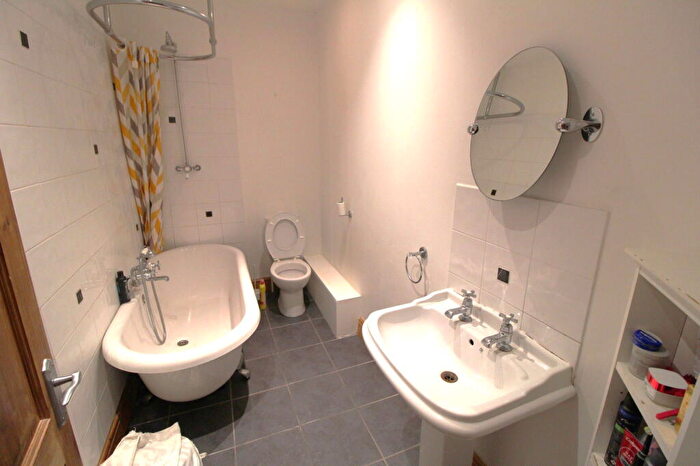 2 Bedroom Terraced House For Sale In Broomfield Road, Marsh, Huddersfield, HD1