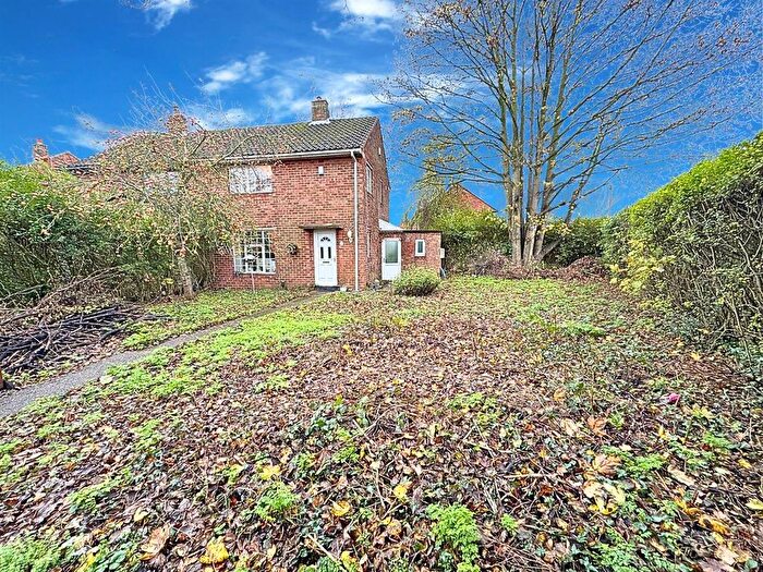 3 Bedroom Semi-Detached House For Sale In Willingham Avenue, Lincoln, LN2