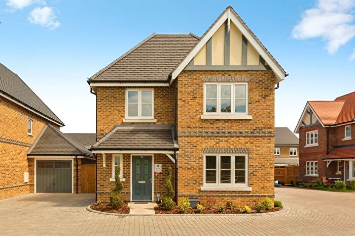 4 Bedroom Detached House For Sale In Little Green, Aston Clinton, Aylesbury, HP22