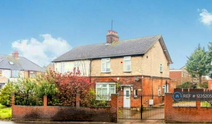 5 Bedroom Semi-Detached House To Rent In Waller Avenue, Luton, LU4