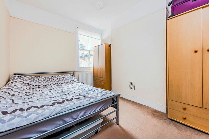 1 Bedroom Flat To Rent In Atheldene Road, Earlsfield, SW18
