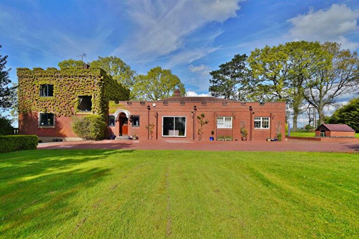 4 Bedroom Detached House For Sale In Long Itchington Road, Offchurch, Leamington Spa, CV33