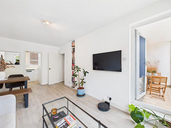 1 Bedroom Flat To Rent In Derbyshire Street, Bethnal Green, E2