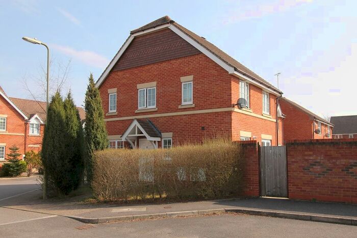 3 Bedroom Semi-Detached House To Rent In Harrow Road, Elvetham Heath, Fleet, GU51
