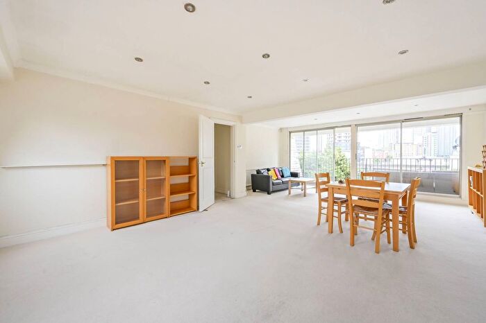 3 Bedroom Flat To Rent In Wickes House, Poplar, London, E14