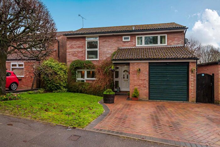 4 Bedroom Detached House For Sale In Old Woosehill Lane, Wokingham, RG41