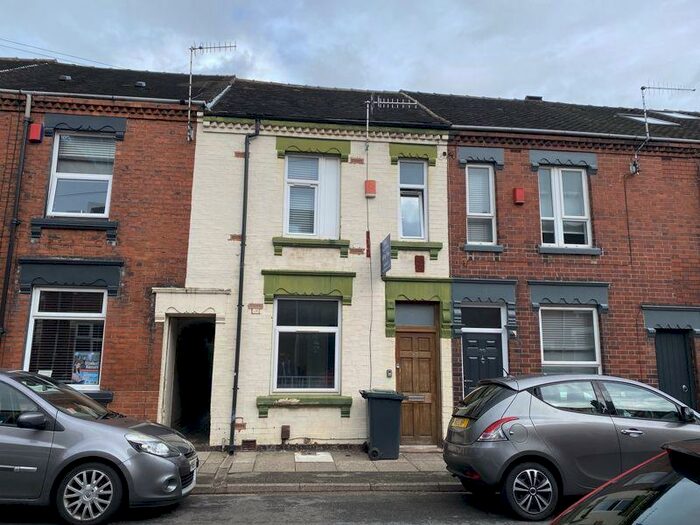 5 Bedroom Terraced House To Rent In Ashford Street, Stoke-On-Trent, ST4