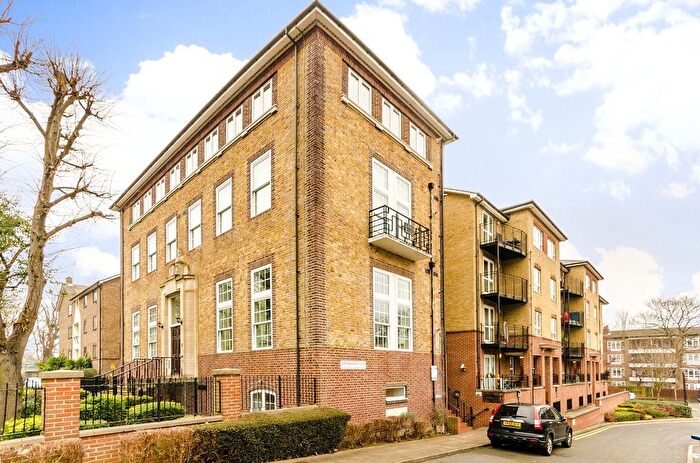 1 Bedroom Flat For Sale In Greenview Close, Acton, London, W3