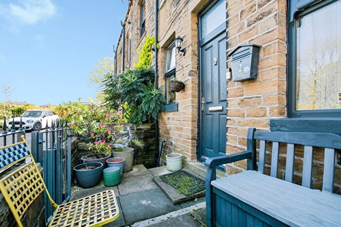 3 Bedroom End Of Terrace House For Sale In Mabel Street, Mytholmroyd, HX7