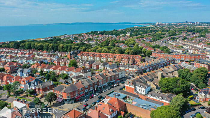 1 Bedroom Apartment For Sale In Southbourne Grove, Bournemouth, Dorset, BH6