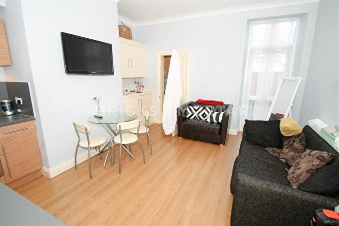 3 Bedroom Flat To Rent In (£pppw) Thornleigh Road, Jesmond, Newcastle Upon Tyne, NE2