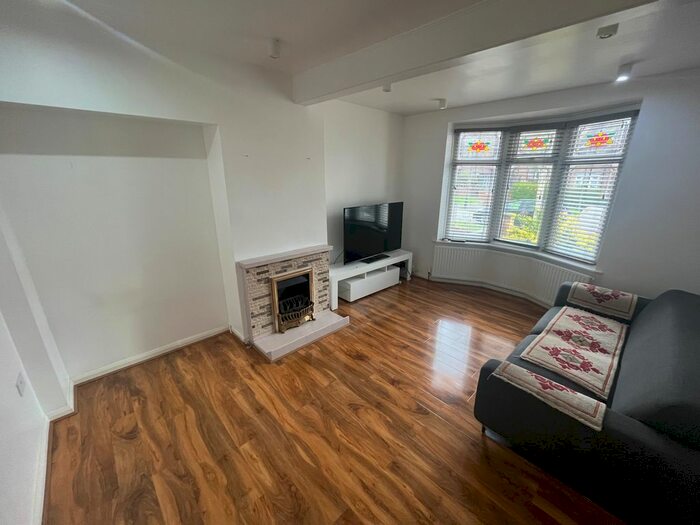 3 Bedroom Terraced House To Rent In Manor Farm Drive, London, E4