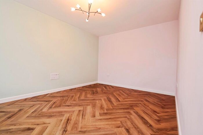 4 Bedroom Detached House For Sale In Club Lane, Birmingham, B31