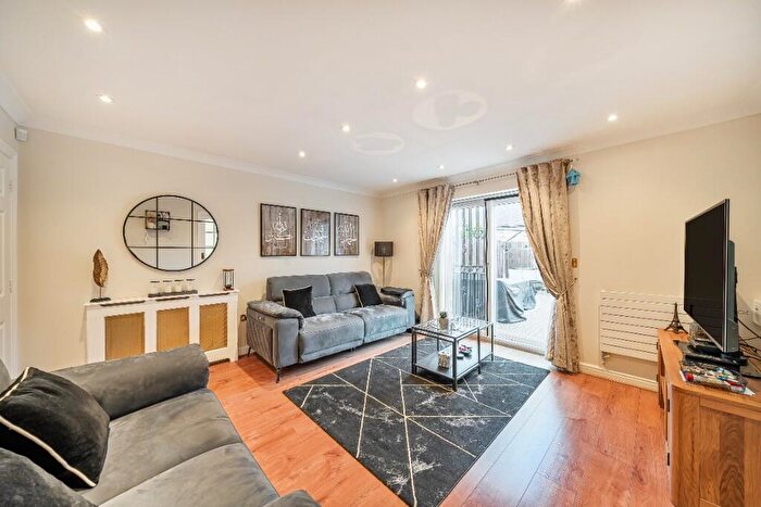 4 Bedroom Detached House For Sale In Greenwich Way, Waltham Abbey, Essex, EN9