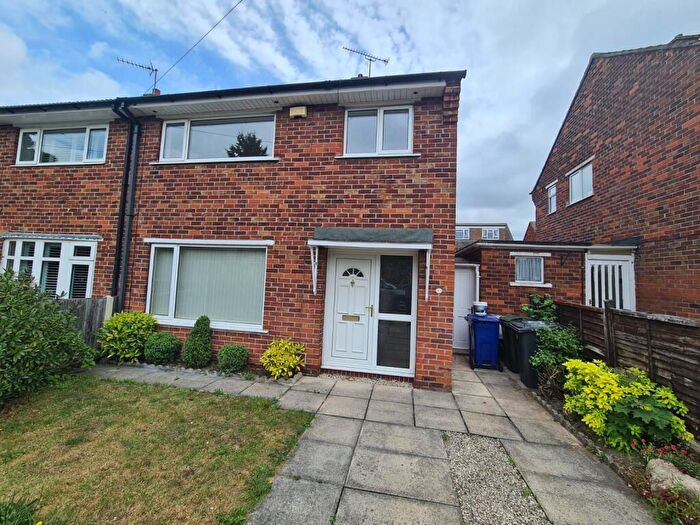 3 Bedroom Semi-Detached House To Rent In St. Wilfrids Road, Doncaster, DN4
