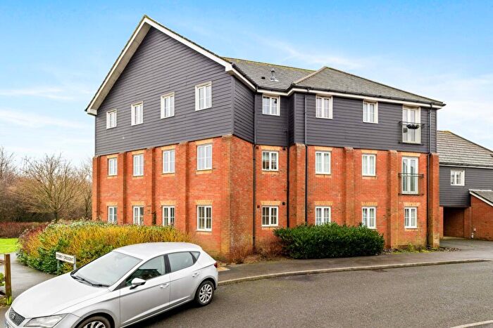 2 Bedroom Flat For Sale In Carter Close, Hawkinge, Folkestone, CT18