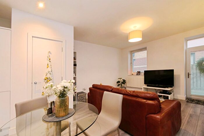 2 Bedroom Flat For Sale In Aviator Court, York, YO30