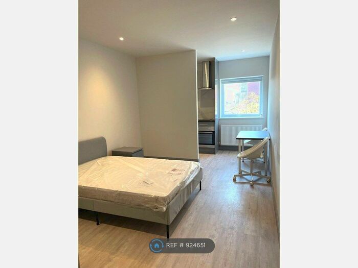 Studio To Rent In Patton Studios, London, NW9