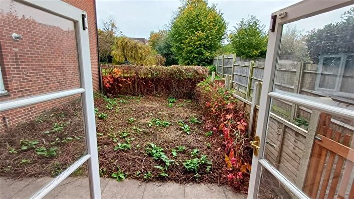 2 Bedroom Flat For Sale In Grange Road, Sutton, SM2