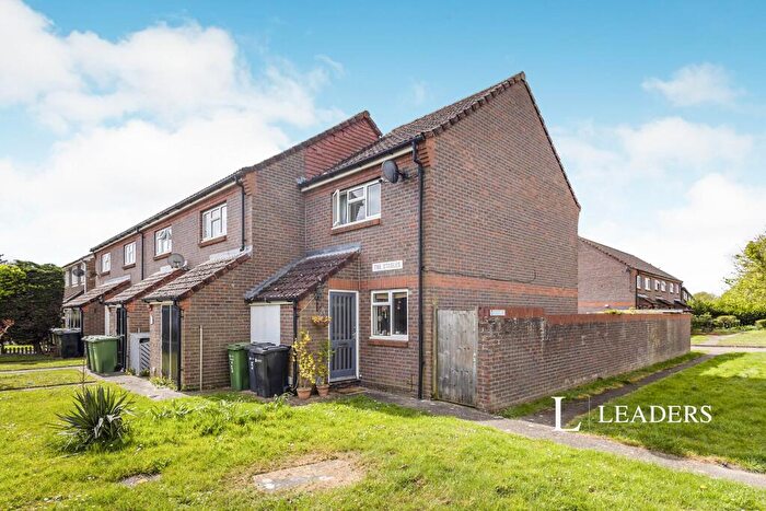 2 Bedroom End Of Terrace House To Rent In Old Farm Road, Guildford, GU1