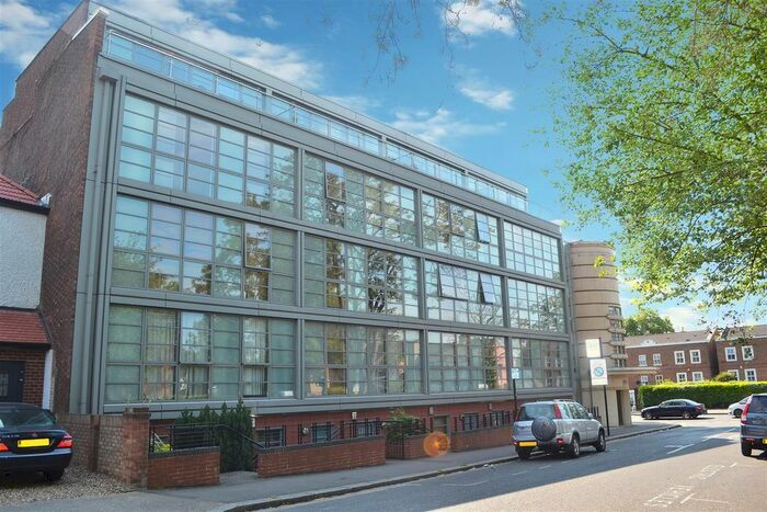 1 Bedroom Flat To Rent In Harvard Road, Isleworth, TW7