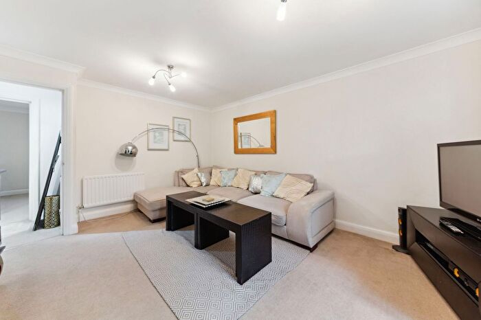 1 Bedroom Flat For Sale In All Saints Avenue, Maidenhead, SL6