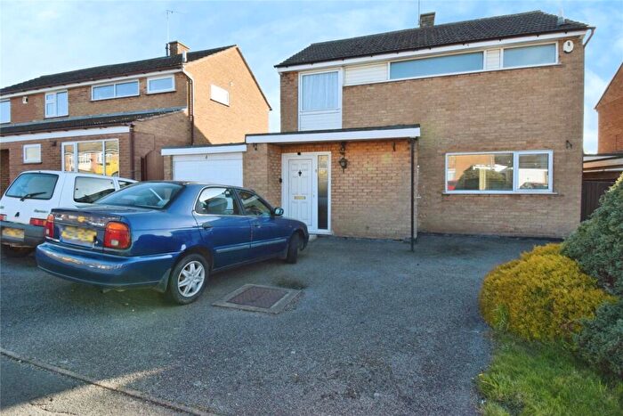 3 Bedroom Semi Detached House For Sale In Redruth Avenue, Wigston, Leicestershire, LE18