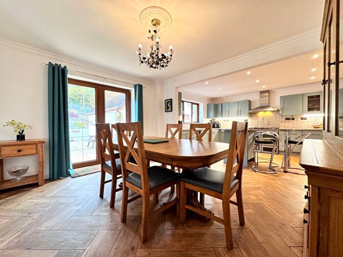 5 Bedroom Detached House For Sale In Cenarth Drive, Aberdare, South Glamorgan, CF44