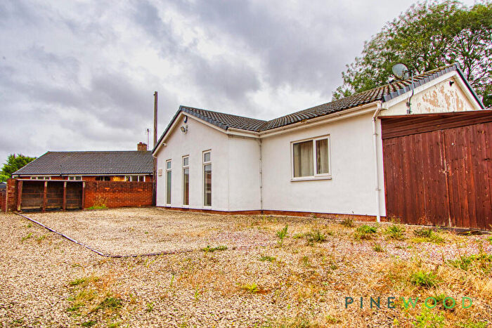 3 Bedroom Bungalow For Sale In Barlborough Road, Clowne, Chesterfield, Derbyshire, S43